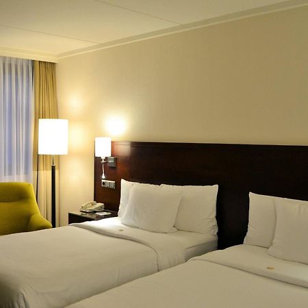 Courtyard By Marriott Duesseldorf Seestern Екстериор снимка