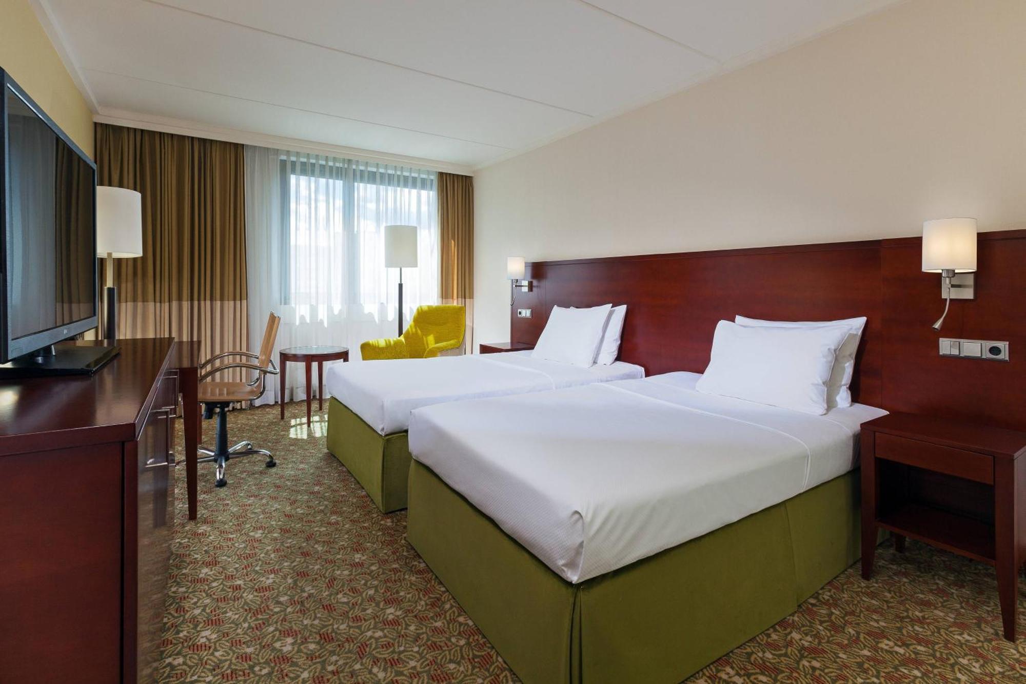 Courtyard By Marriott Duesseldorf Seestern Екстериор снимка