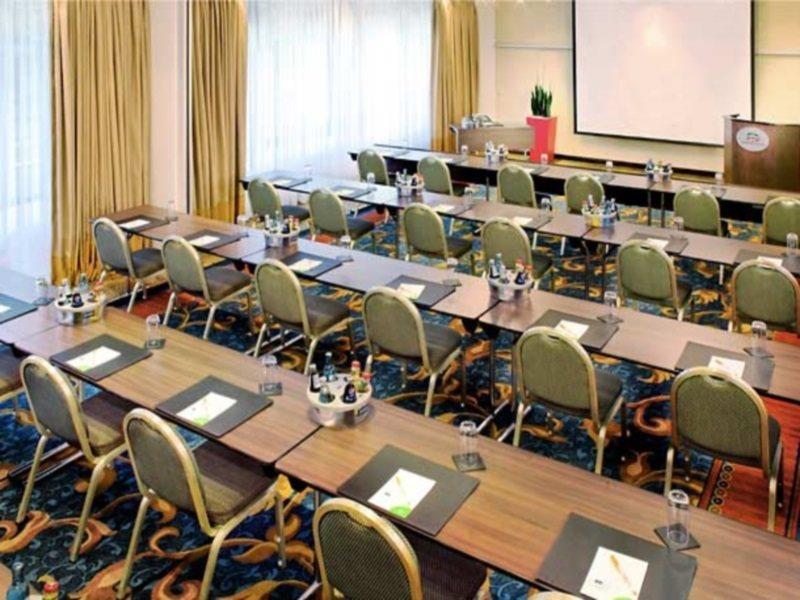 Courtyard By Marriott Duesseldorf Seestern Екстериор снимка