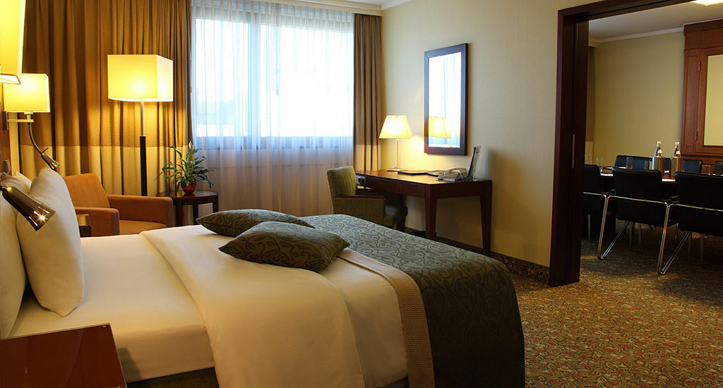 Courtyard By Marriott Duesseldorf Seestern Екстериор снимка