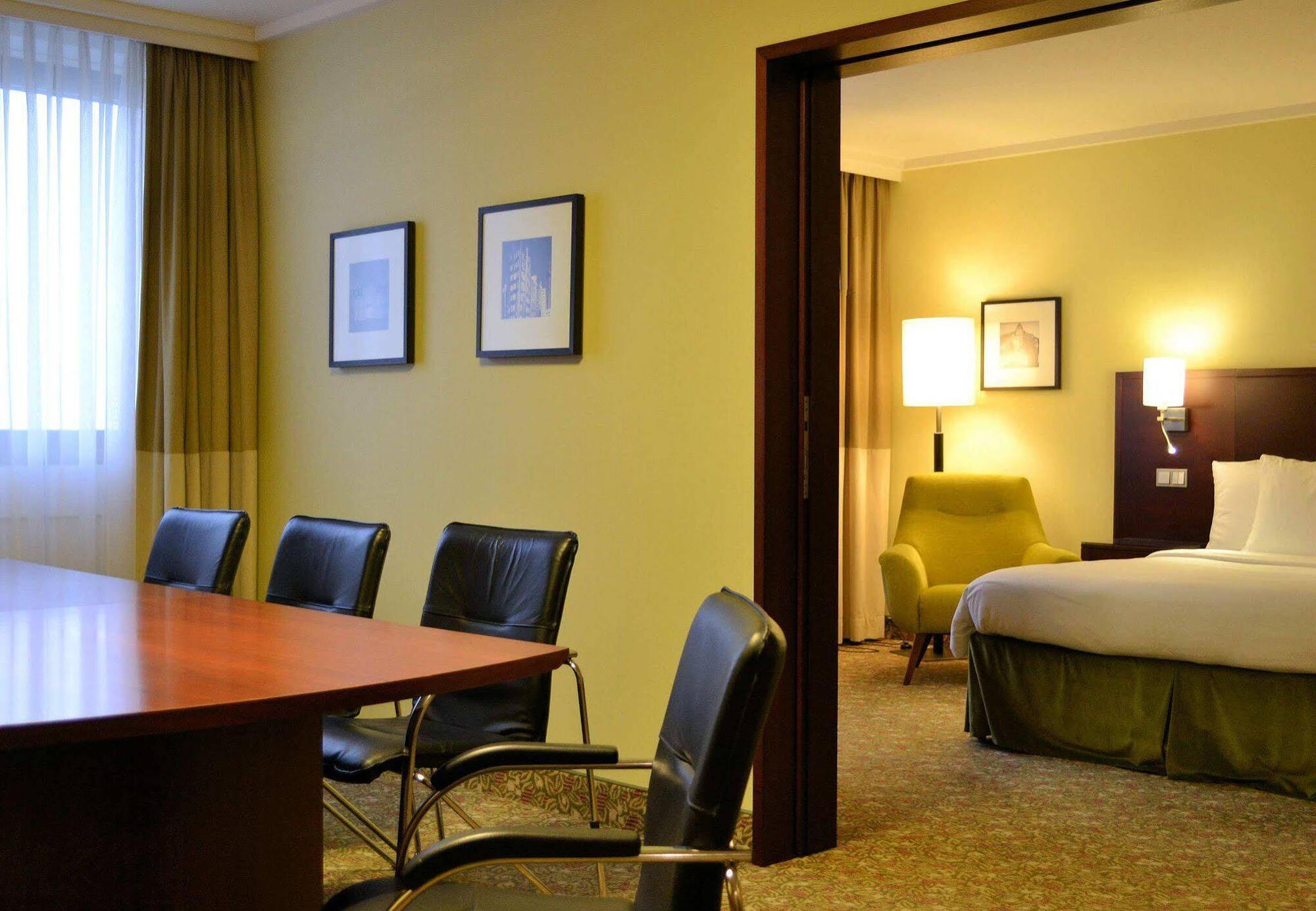 Courtyard By Marriott Duesseldorf Seestern Екстериор снимка