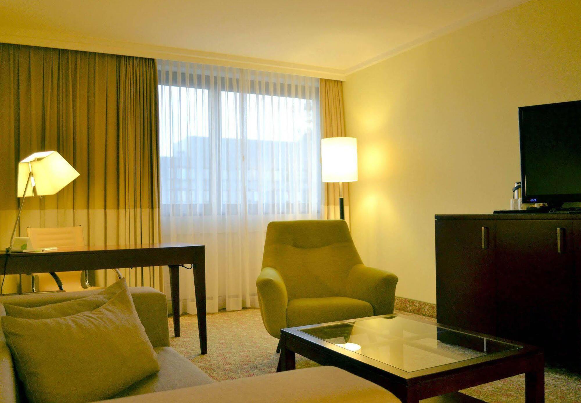Courtyard By Marriott Duesseldorf Seestern Екстериор снимка